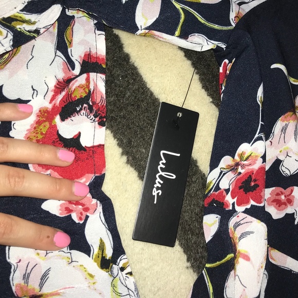 LuLus floral dress - Picture 4 of 6